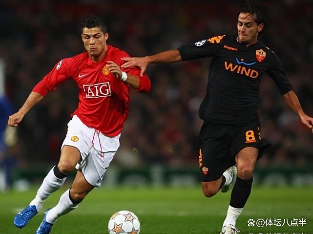 mk体育官网-利物浦当下更强过曼联 放眼21世纪利物浦仍没戏？红魔3项碾压红军