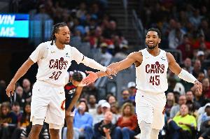 加兰和米切尔同时达成单赛季200+三分 骑士队史首对